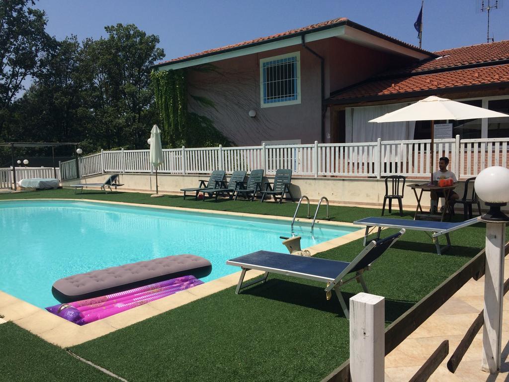 Fattoria Sequoia Bed and Breakfast Castagneto Po Εξωτερικό φωτογραφία